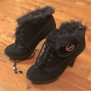 Michael Kors Black Heels, size 6M